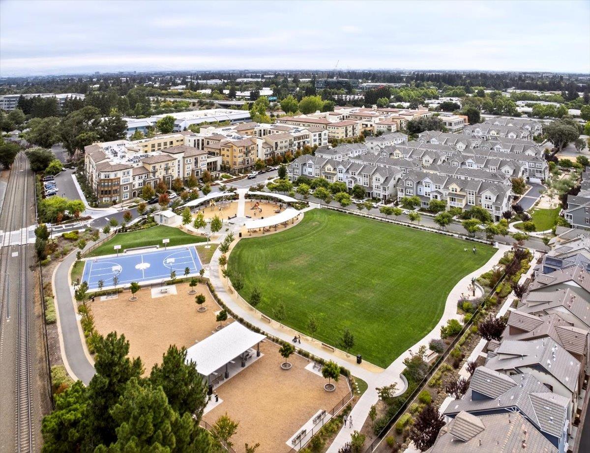 Detail Gallery Image 28 of 31 For 125 Orbit Way, Mountain View,  CA 94043 - 3 Beds | 2/1 Baths