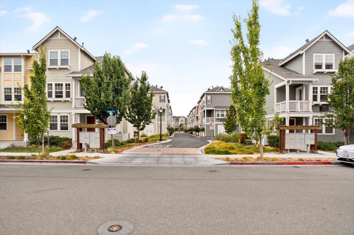 Detail Gallery Image 31 of 31 For 125 Orbit Way, Mountain View,  CA 94043 - 3 Beds | 2/1 Baths