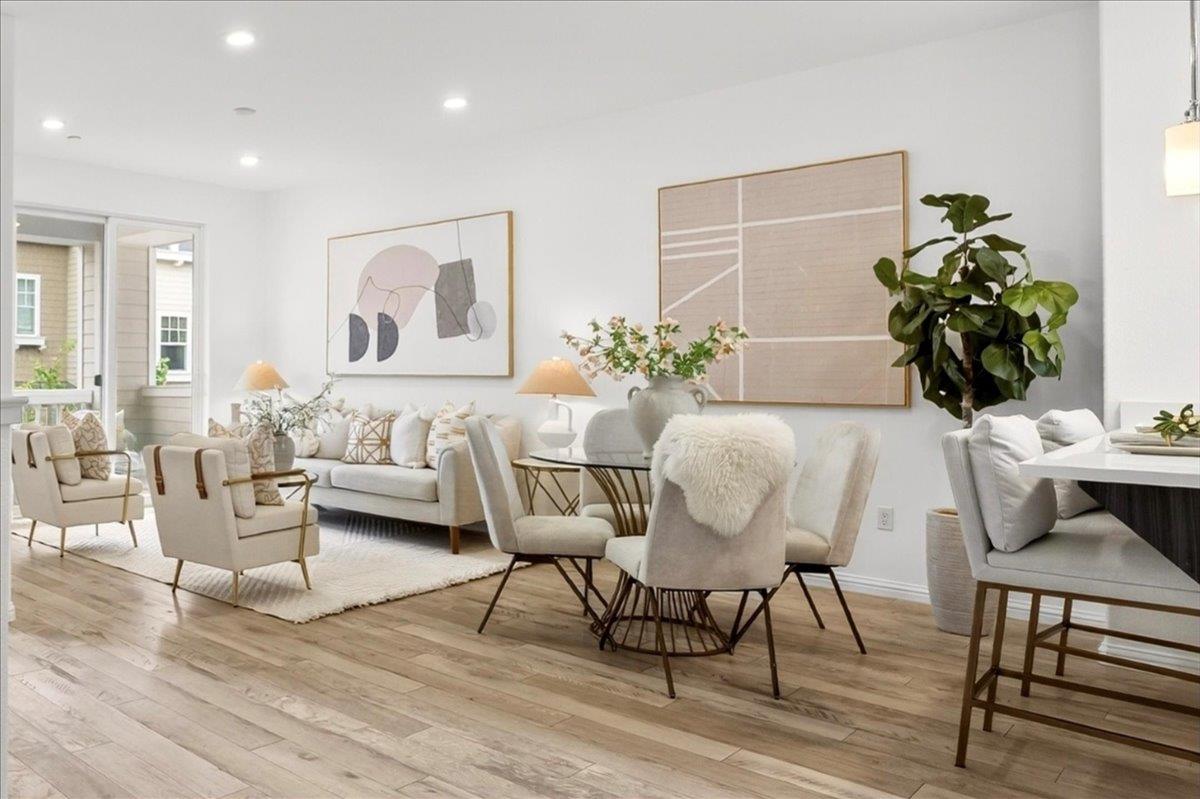 Detail Gallery Image 4 of 31 For 125 Orbit Way, Mountain View,  CA 94043 - 3 Beds | 2/1 Baths