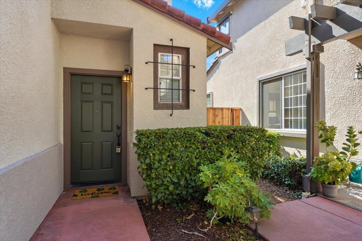 Detail Gallery Image 2 of 30 For 4676 Wilcox Ave, Santa Clara,  CA 95054 - 3 Beds | 2/1 Baths