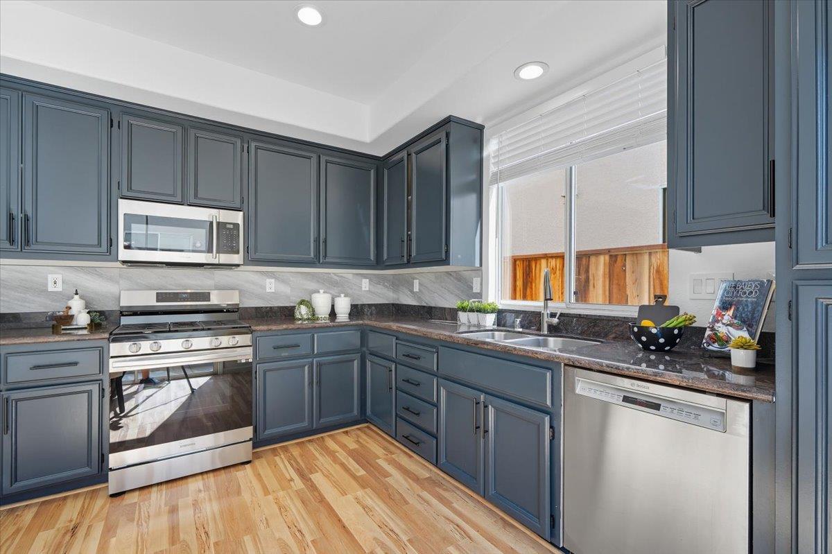 Detail Gallery Image 8 of 30 For 4676 Wilcox Ave, Santa Clara,  CA 95054 - 3 Beds | 2/1 Baths