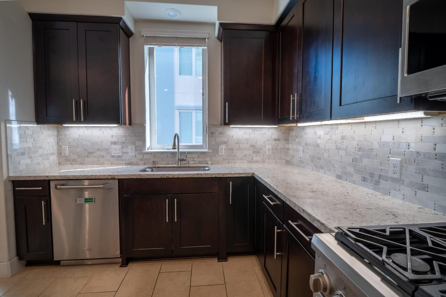 Detail Gallery Image 25 of 46 For 708 Eppleton Ln #204,  Foster City,  CA 94404 - 3 Beds | 2 Baths