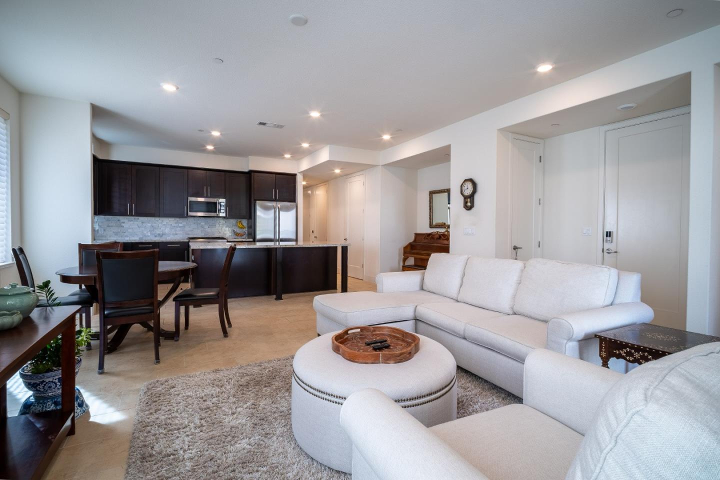 Detail Gallery Image 4 of 46 For 708 Eppleton Ln #204,  Foster City,  CA 94404 - 3 Beds | 2 Baths