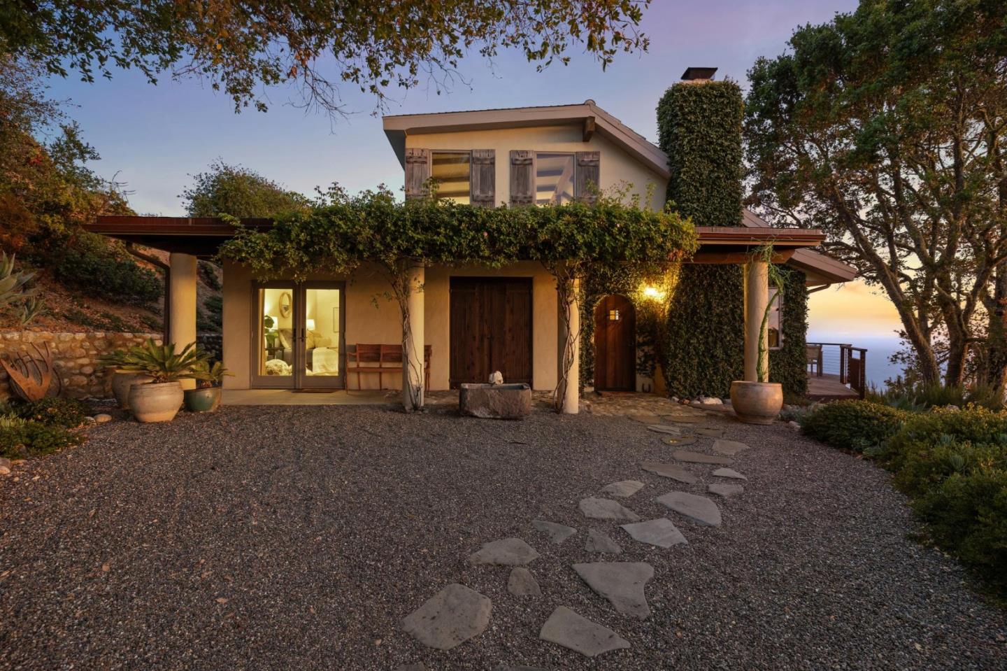 Detail Gallery Image 17 of 20 For 46250 Pfeiffer Ridge Rd, Big Sur,  CA 93920 - 5 Beds | 3 Baths