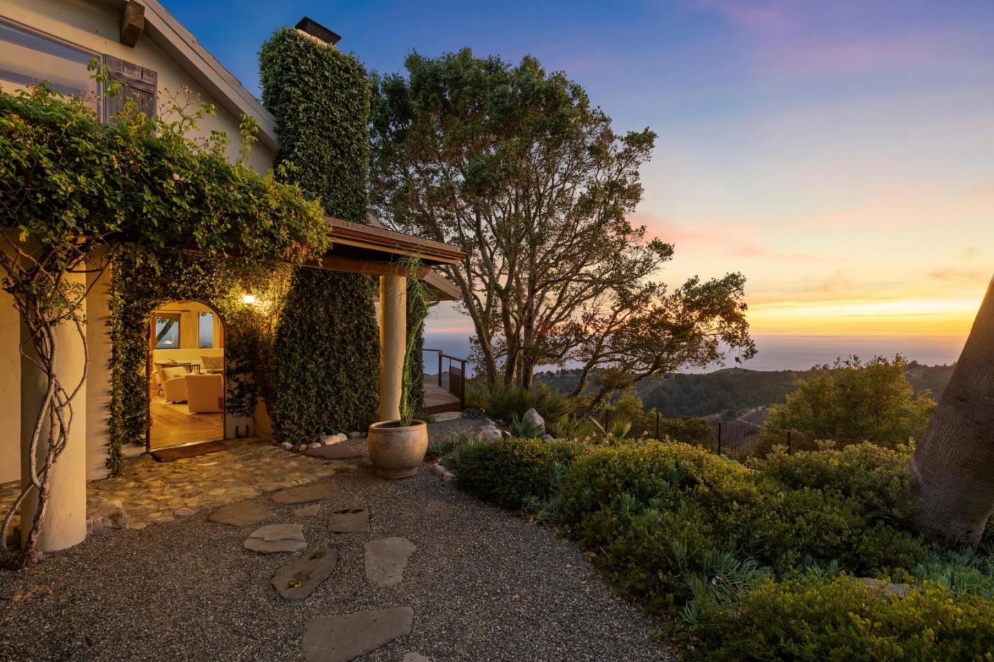 Detail Gallery Image 18 of 20 For 46250 Pfeiffer Ridge Rd, Big Sur,  CA 93920 - 5 Beds | 3 Baths