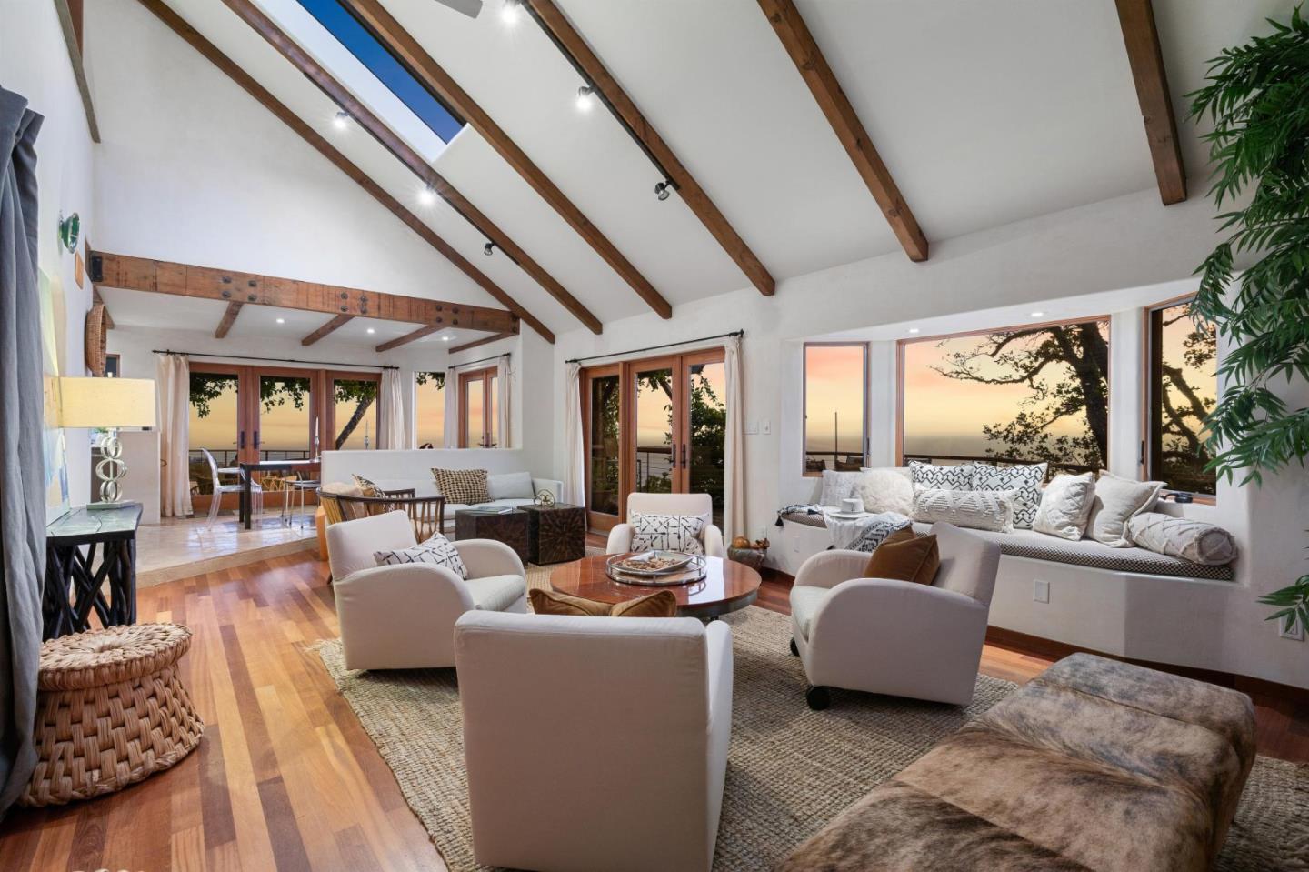 Detail Gallery Image 2 of 20 For 46250 Pfeiffer Ridge Rd, Big Sur,  CA 93920 - 5 Beds | 3 Baths