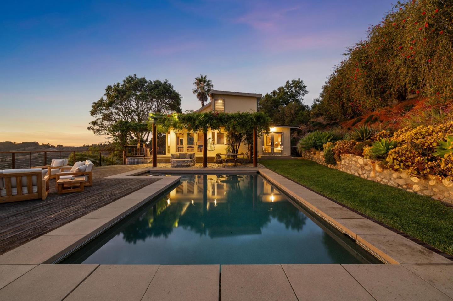 Detail Gallery Image 8 of 20 For 46250 Pfeiffer Ridge Rd, Big Sur,  CA 93920 - 5 Beds | 3 Baths