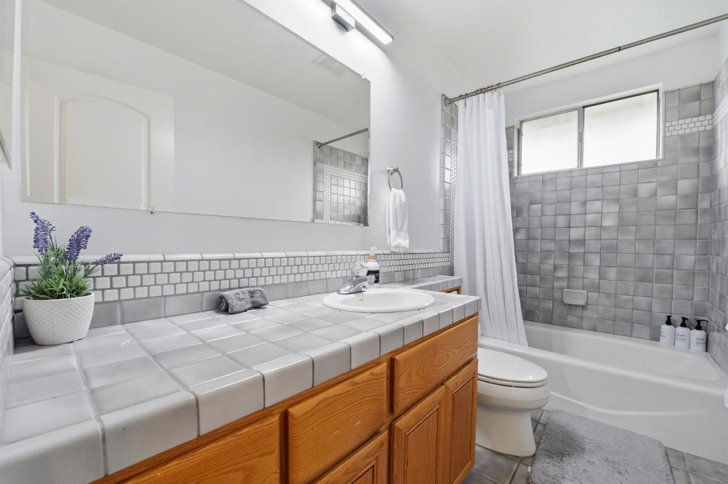 Detail Gallery Image 31 of 45 For 738 Sobrato Dr, Campbell,  CA 95008 - 3 Beds | 2 Baths