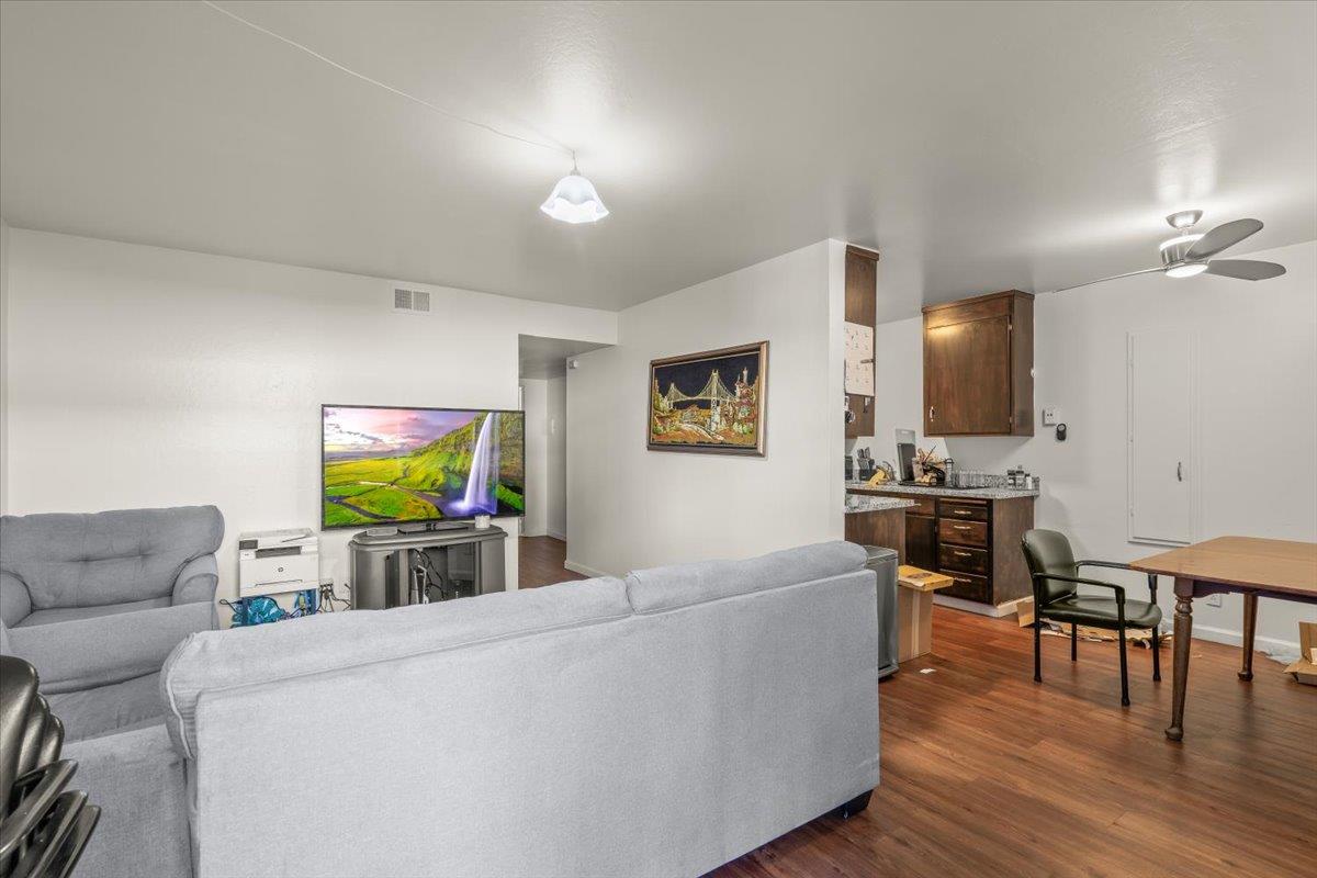 Detail Gallery Image 10 of 18 For 642 S 7th St, San Jose,  CA 95112 - – Beds | – Baths