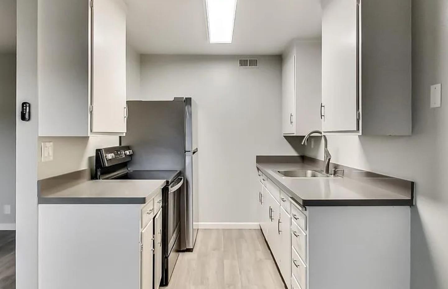 Detail Gallery Image 8 of 18 For 642 S 7th St, San Jose,  CA 95112 - – Beds | – Baths