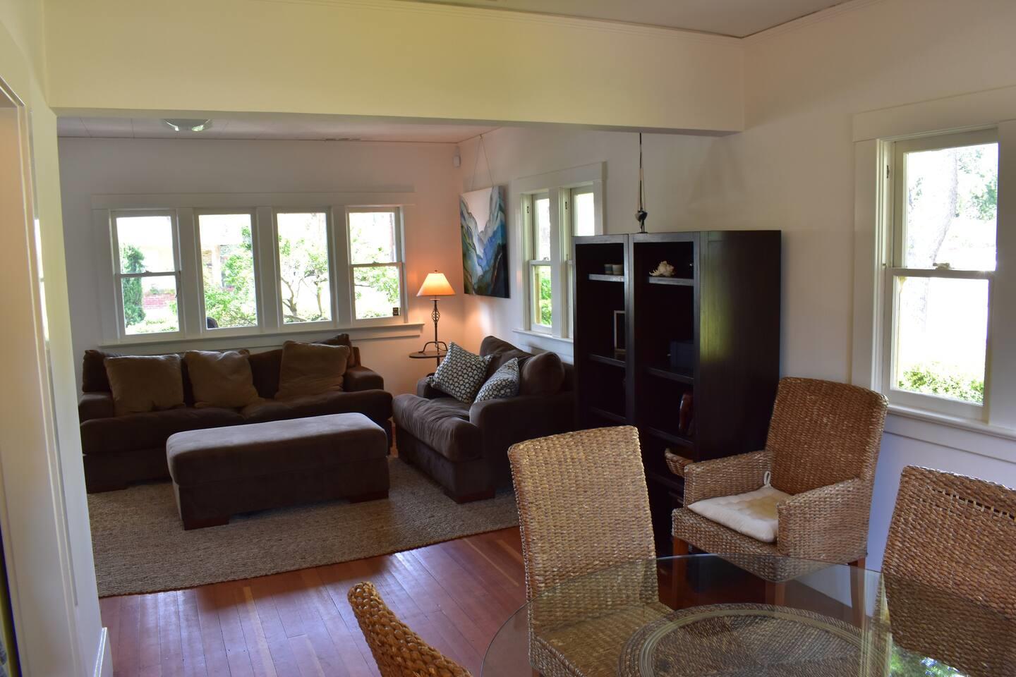 Detail Gallery Image 5 of 17 For 201 W Cota St, Santa Barbara,  CA 93101 - 2 Beds | 1 Baths