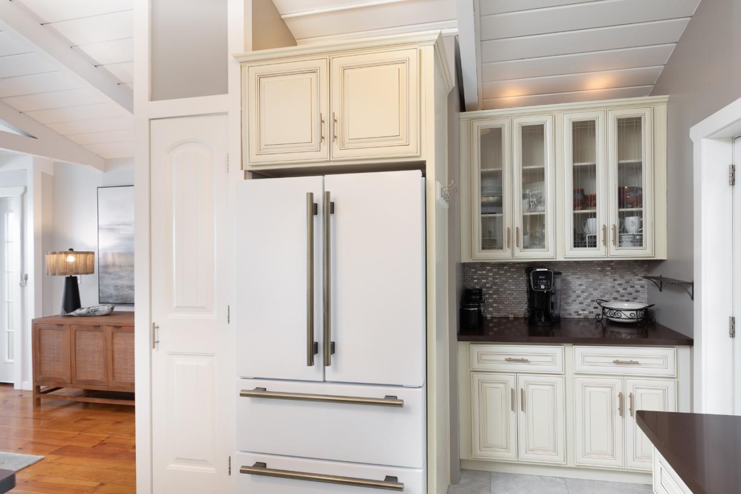 Detail Gallery Image 11 of 43 For 4106 Crest Rd, Pebble Beach,  CA 93953 - 3 Beds | 2/1 Baths