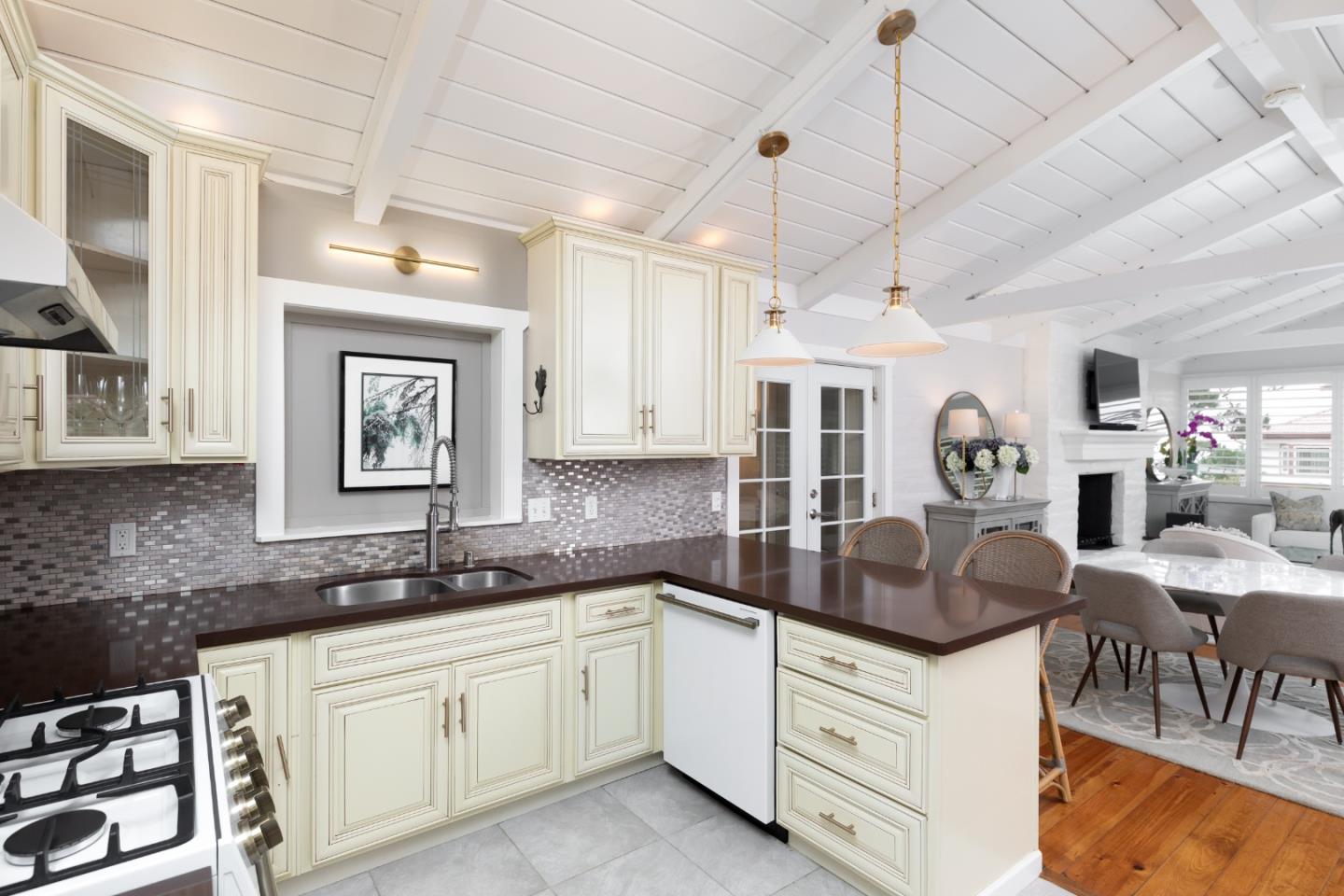 Detail Gallery Image 12 of 43 For 4106 Crest Rd, Pebble Beach,  CA 93953 - 3 Beds | 2/1 Baths