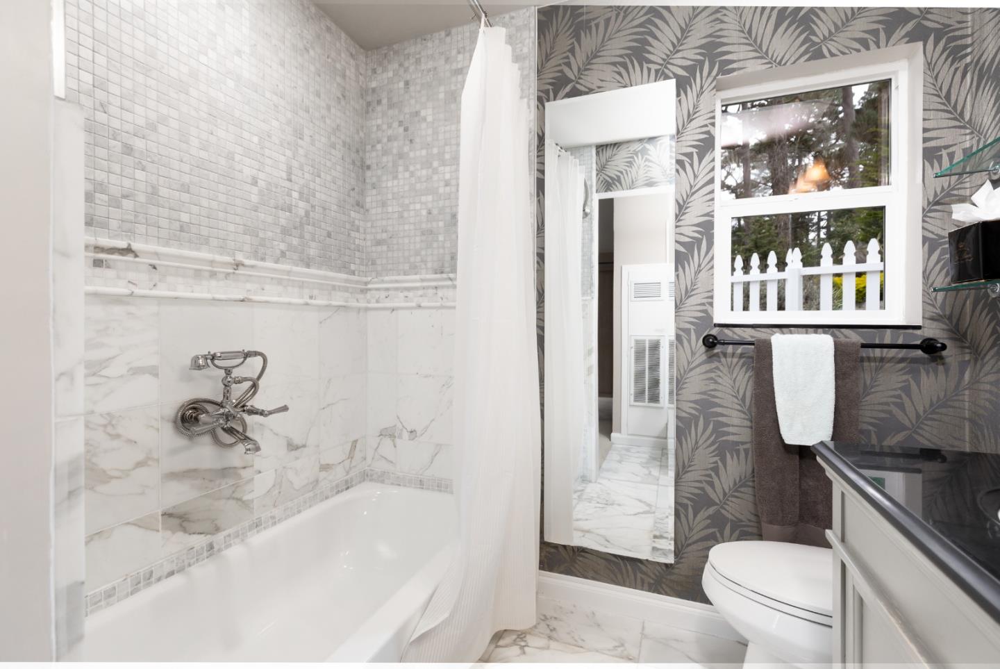 Detail Gallery Image 22 of 43 For 4106 Crest Rd, Pebble Beach,  CA 93953 - 3 Beds | 2/1 Baths