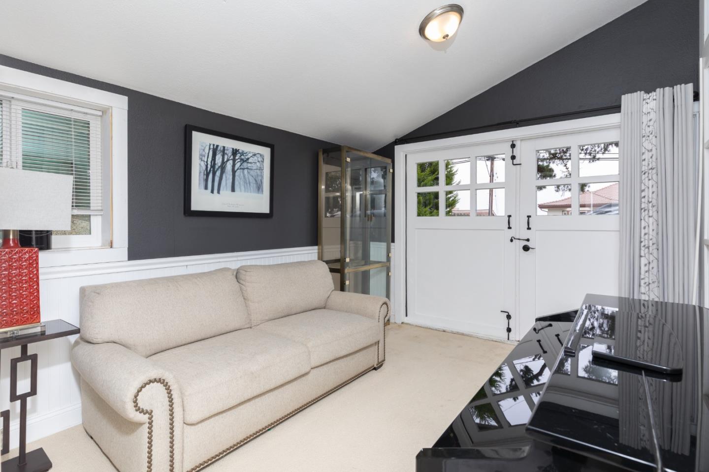 Detail Gallery Image 25 of 43 For 4106 Crest Rd, Pebble Beach,  CA 93953 - 3 Beds | 2/1 Baths