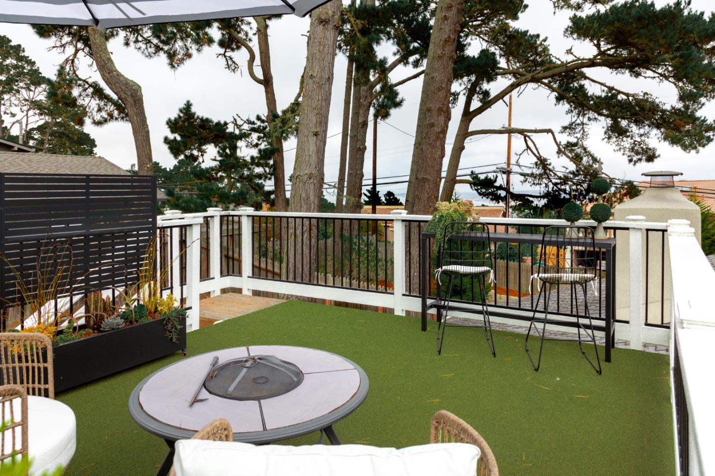 Detail Gallery Image 34 of 43 For 4106 Crest Rd, Pebble Beach,  CA 93953 - 3 Beds | 2/1 Baths