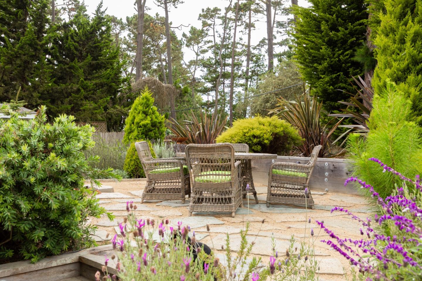 Detail Gallery Image 37 of 43 For 4106 Crest Rd, Pebble Beach,  CA 93953 - 3 Beds | 2/1 Baths