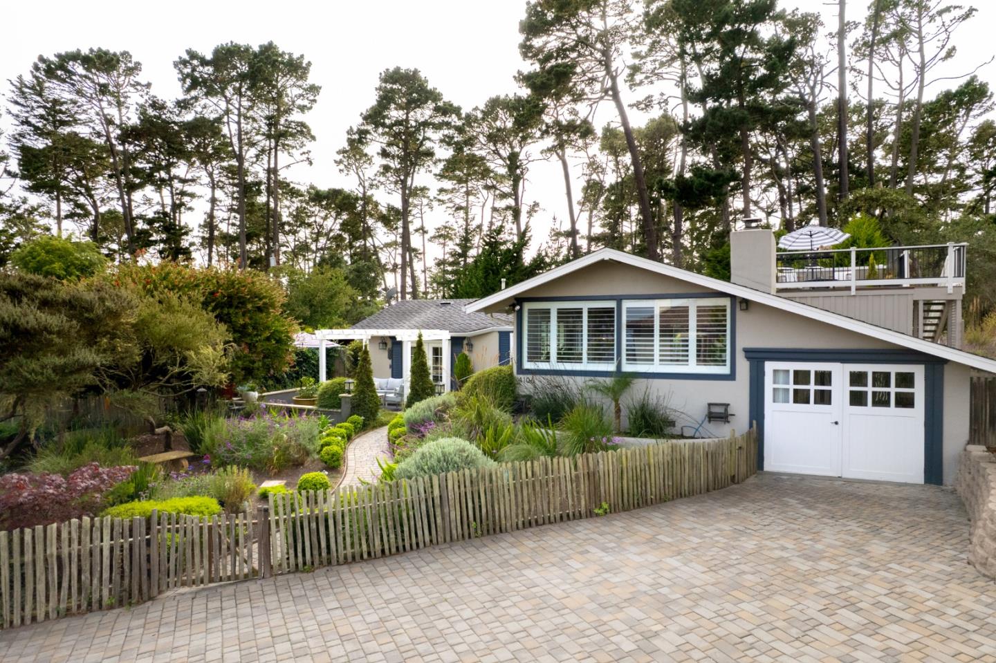 Detail Gallery Image 38 of 43 For 4106 Crest Rd, Pebble Beach,  CA 93953 - 3 Beds | 2/1 Baths