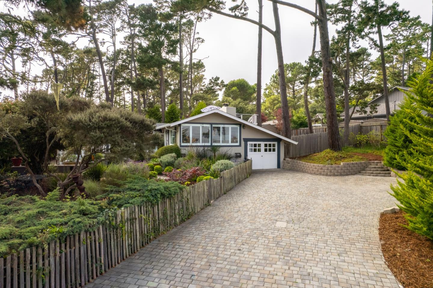 Detail Gallery Image 39 of 43 For 4106 Crest Rd, Pebble Beach,  CA 93953 - 3 Beds | 2/1 Baths