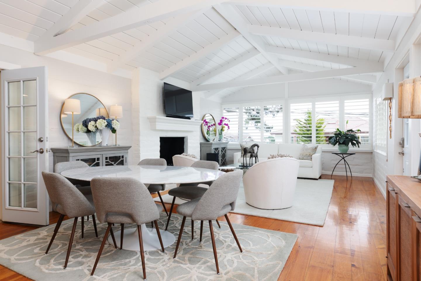 Detail Gallery Image 7 of 43 For 4106 Crest Rd, Pebble Beach,  CA 93953 - 3 Beds | 2/1 Baths