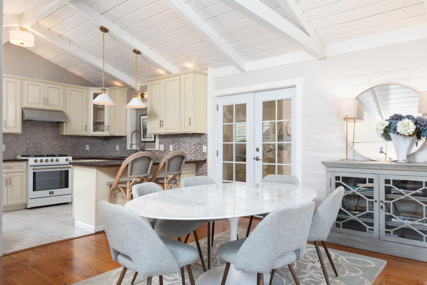 Detail Gallery Image 8 of 43 For 4106 Crest Rd, Pebble Beach,  CA 93953 - 3 Beds | 2/1 Baths