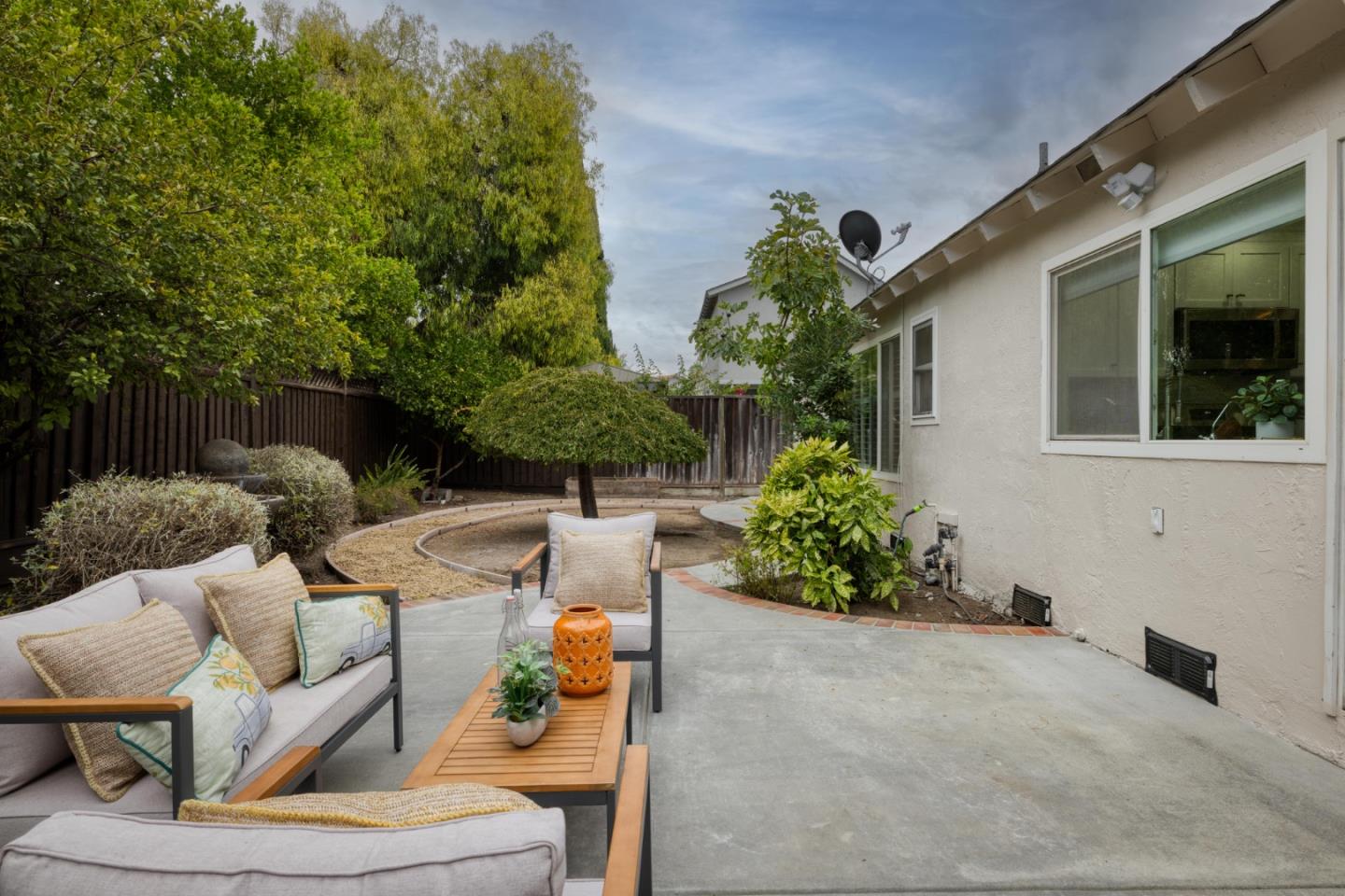 Detail Gallery Image 18 of 24 For 471 Tovar Dr, San Jose,  CA 95123 - 4 Beds | 2 Baths