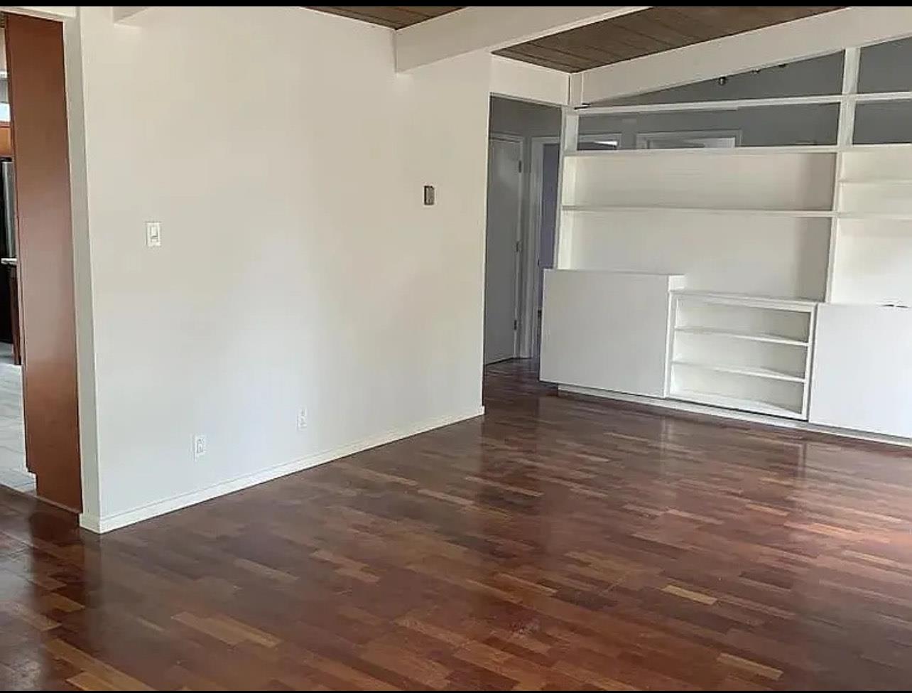 Detail Gallery Image 17 of 33 For 643 Wildwood Ln, Palo Alto,  CA 94303 - 3 Beds | 3 Baths