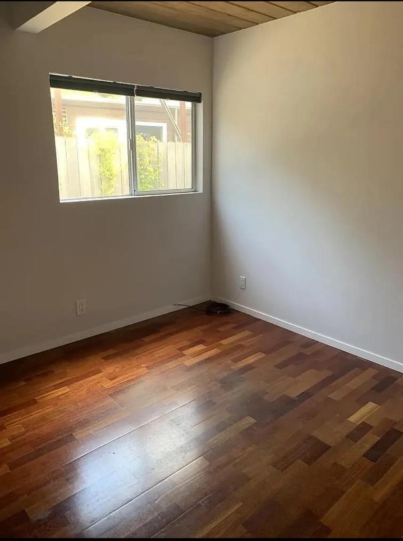 Detail Gallery Image 21 of 33 For 643 Wildwood Ln, Palo Alto,  CA 94303 - 3 Beds | 3 Baths