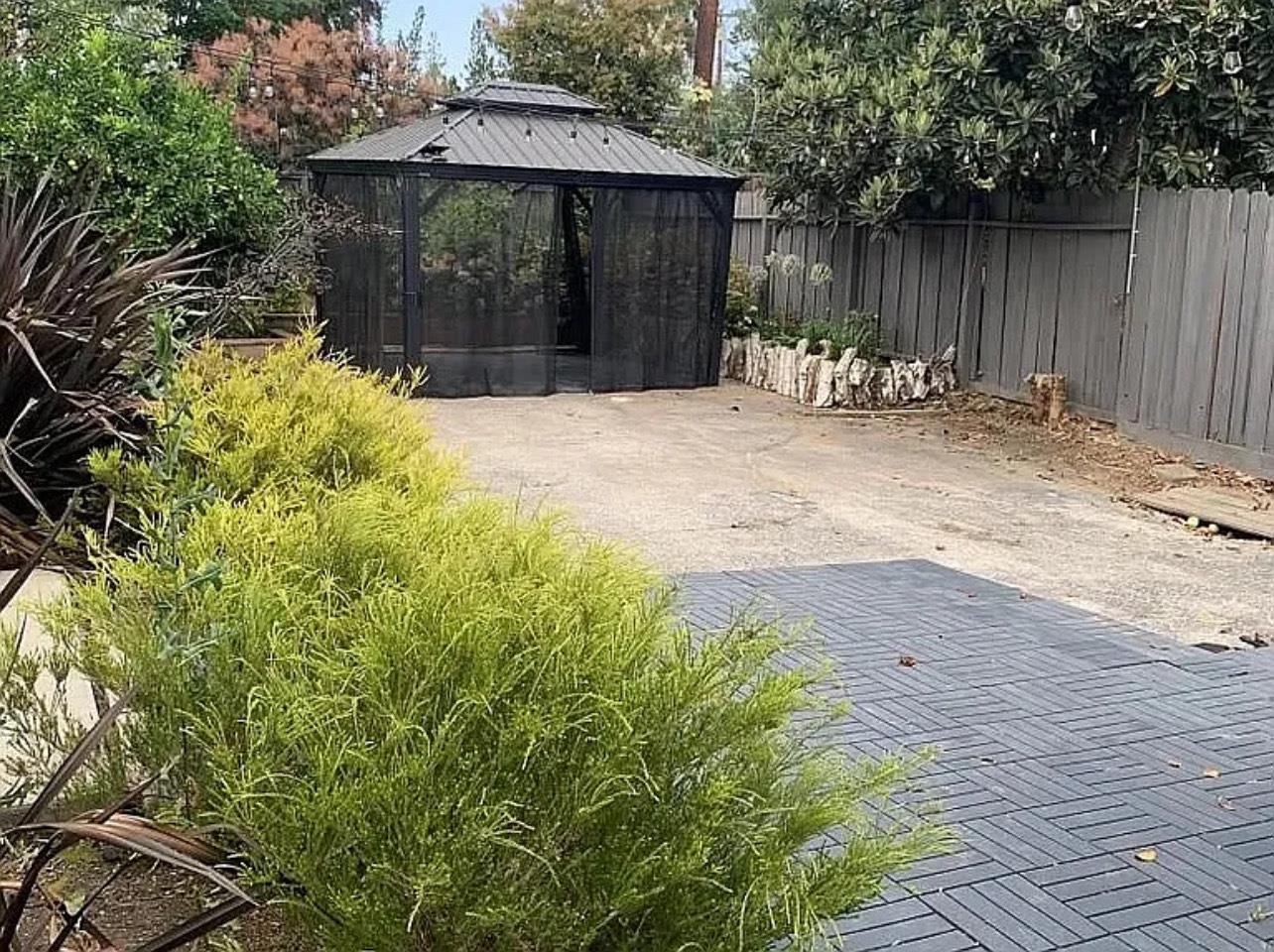 Detail Gallery Image 31 of 33 For 643 Wildwood Ln, Palo Alto,  CA 94303 - 3 Beds | 3 Baths