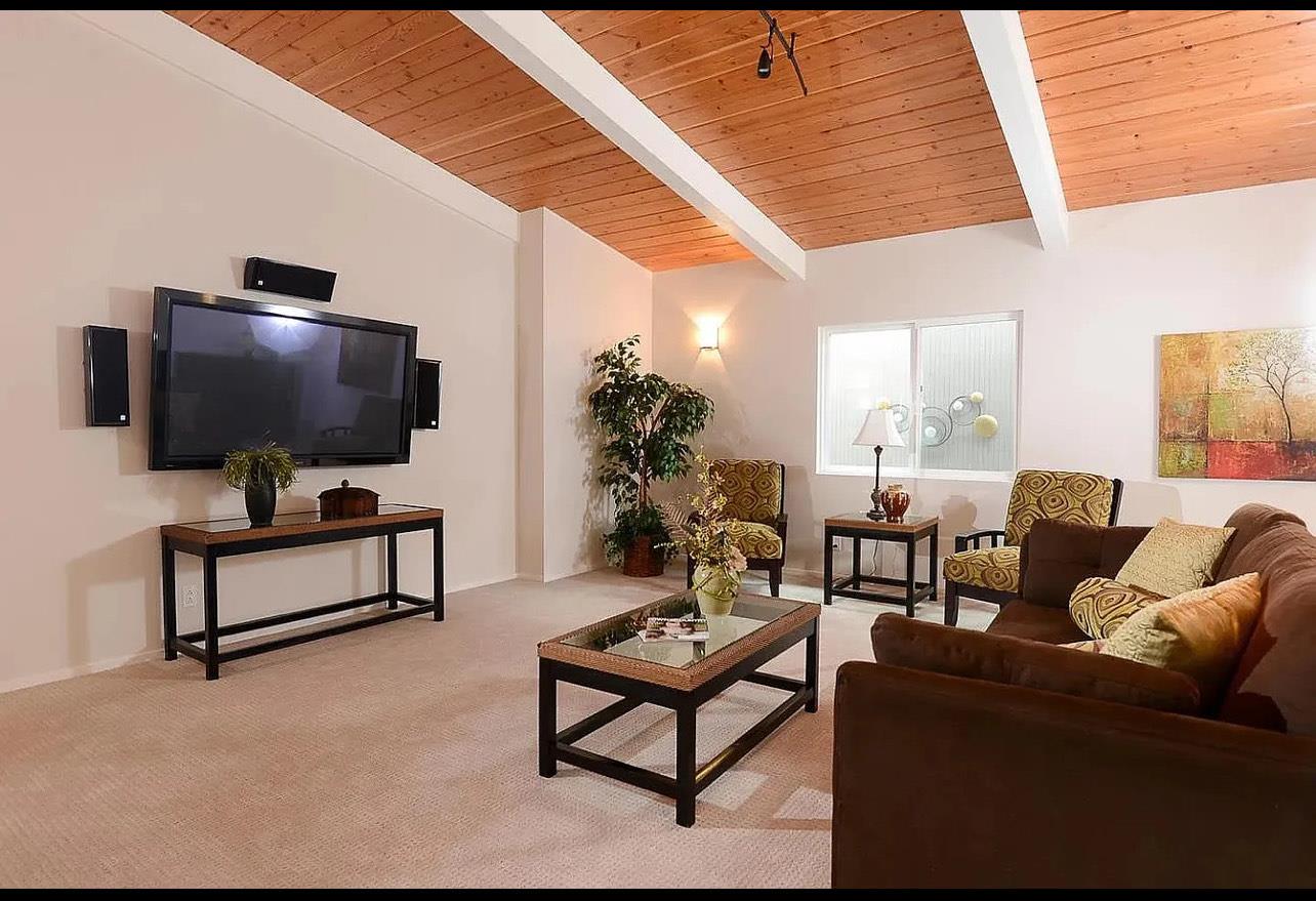 Detail Gallery Image 6 of 33 For 643 Wildwood Ln, Palo Alto,  CA 94303 - 3 Beds | 3 Baths