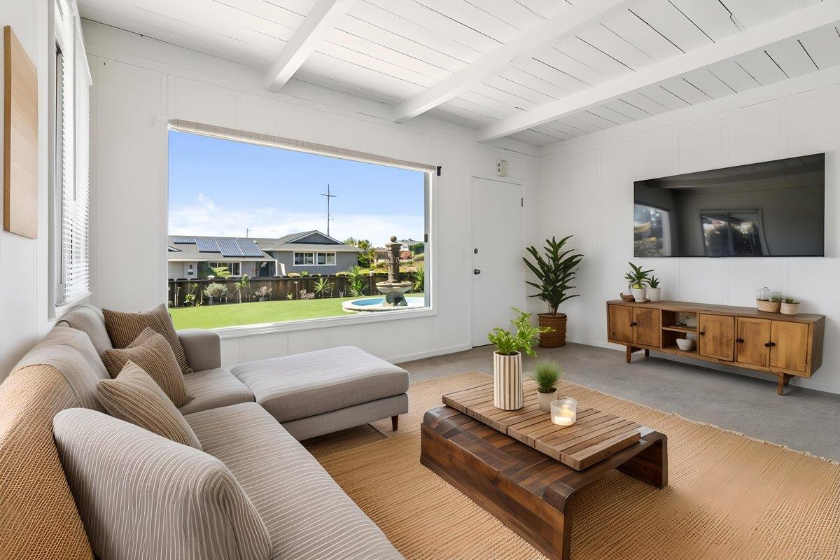 Detail Gallery Image 3 of 15 For 1092 Highland St, Seaside,  CA 93955 - 2 Beds | 1 Baths