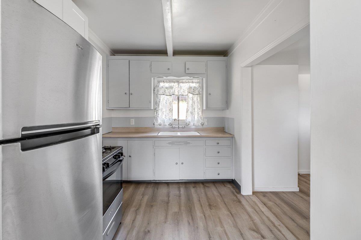 Detail Gallery Image 4 of 15 For 1092 Highland St, Seaside,  CA 93955 - 2 Beds | 1 Baths