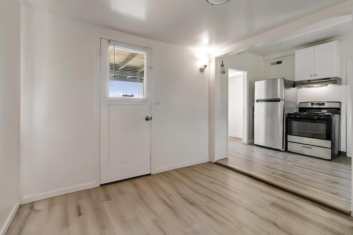 Detail Gallery Image 6 of 15 For 1092 Highland St, Seaside,  CA 93955 - 2 Beds | 1 Baths