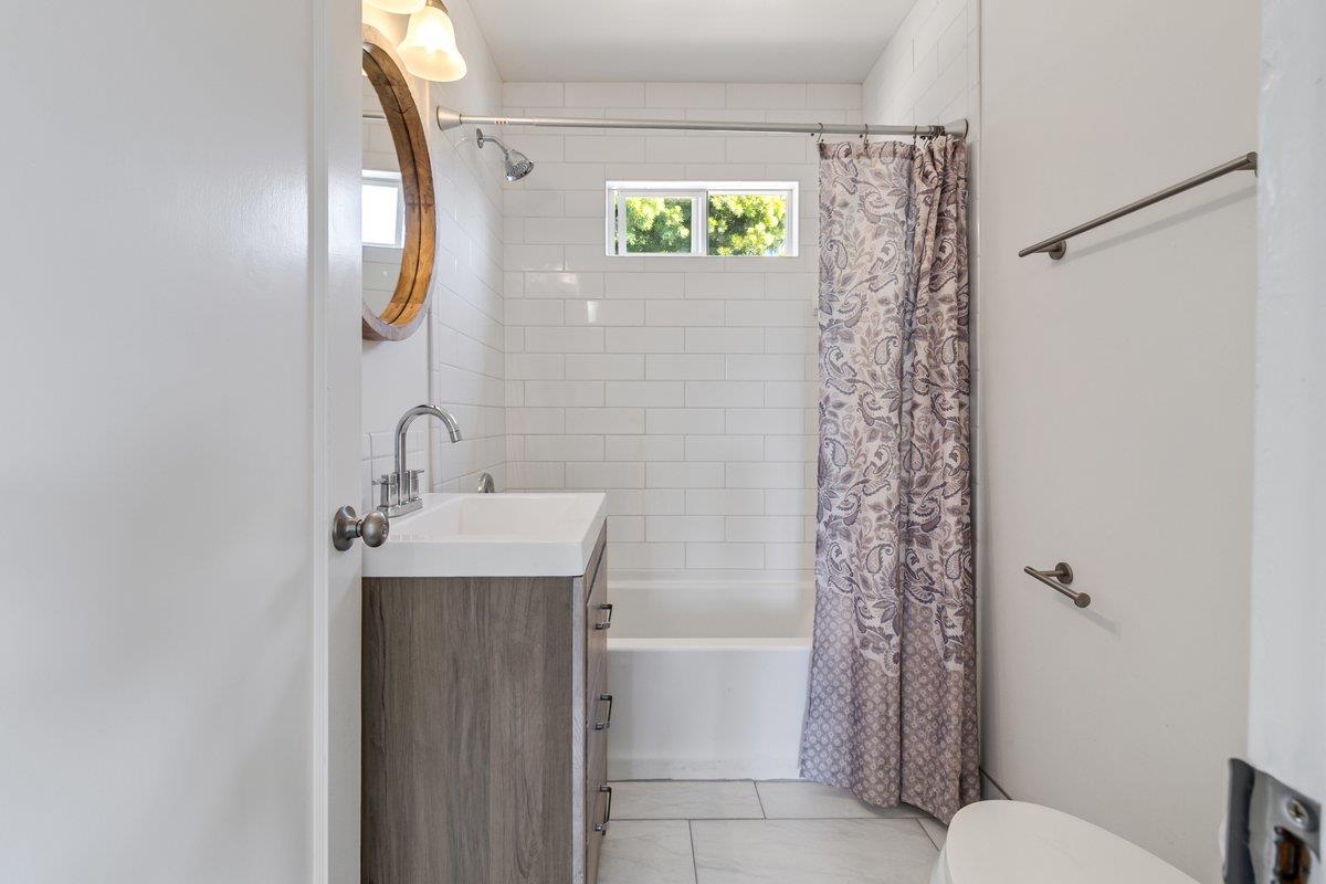 Detail Gallery Image 9 of 15 For 1092 Highland St, Seaside,  CA 93955 - 2 Beds | 1 Baths