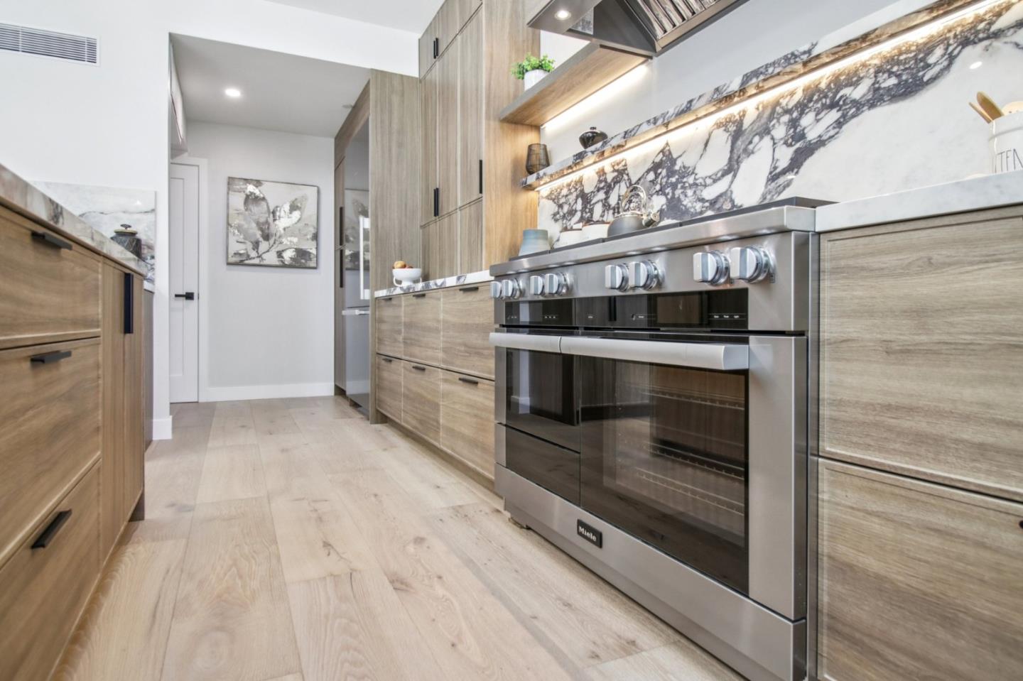 Detail Gallery Image 22 of 141 For 14361 Lenray Ln, San Jose,  CA 95124 - 5 Beds | 4 Baths