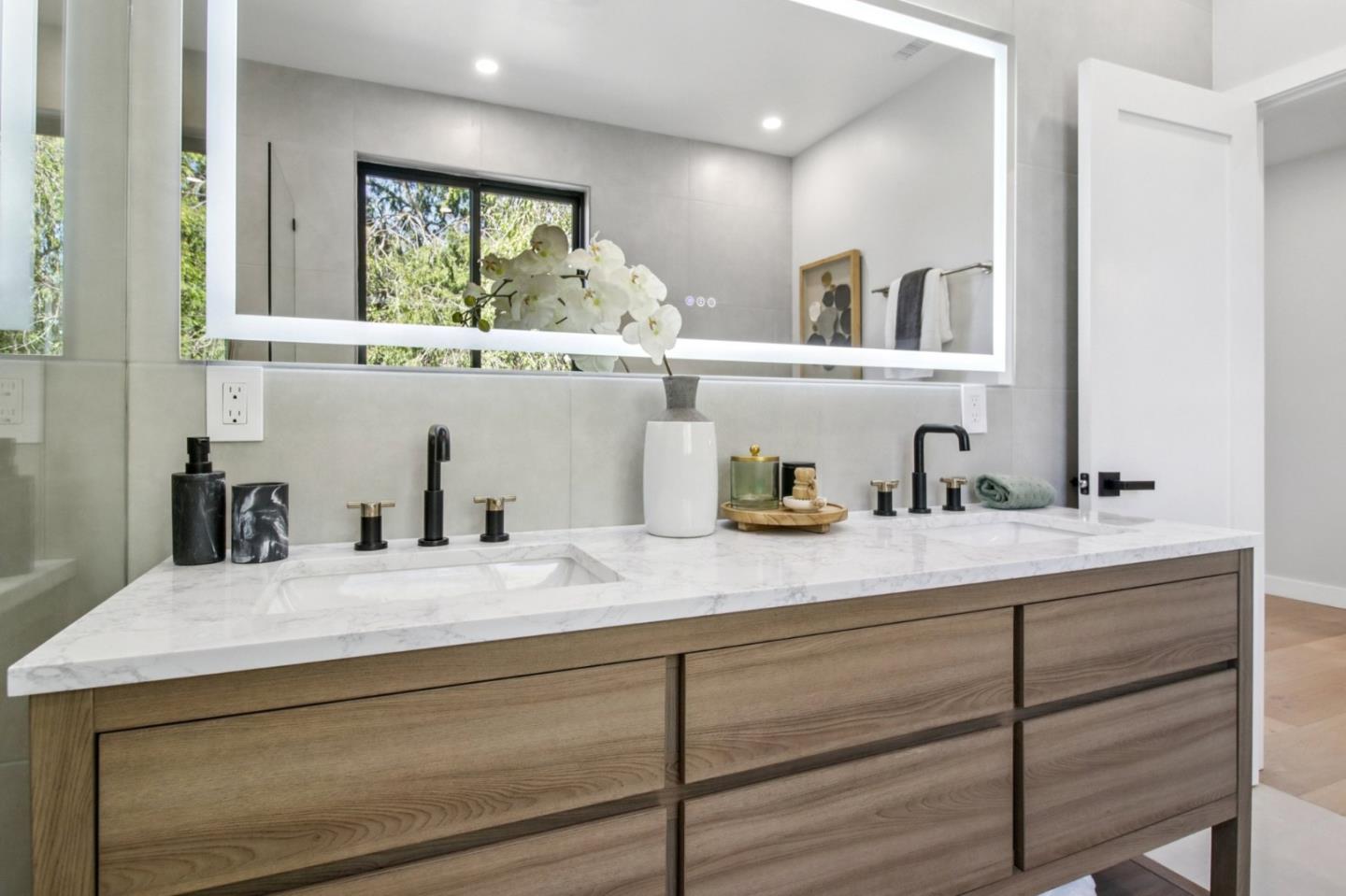 Detail Gallery Image 59 of 141 For 14361 Lenray Ln, San Jose,  CA 95124 - 5 Beds | 4 Baths