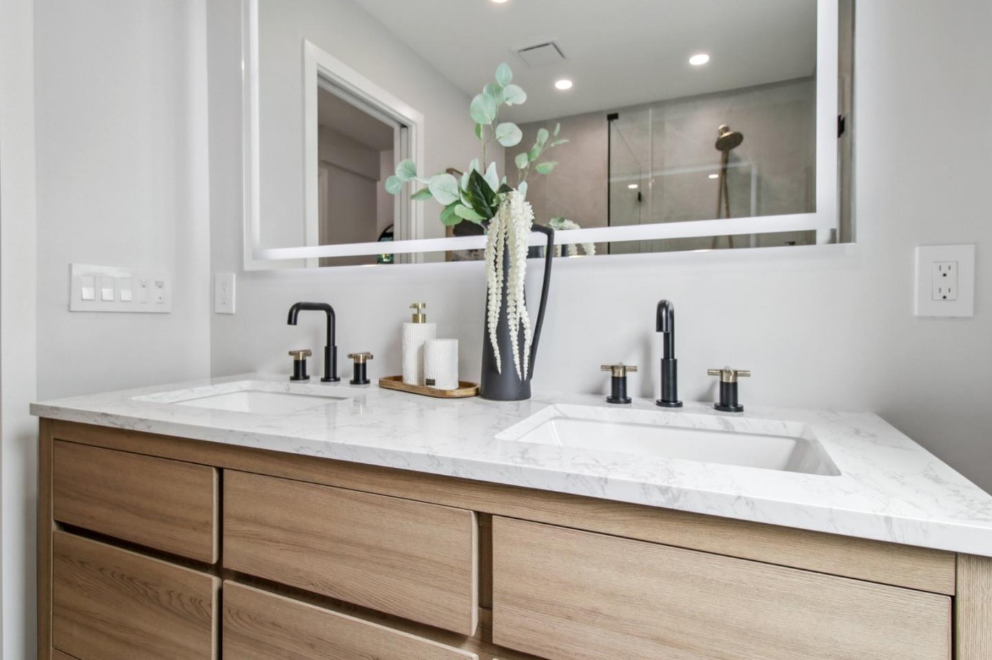 Detail Gallery Image 75 of 141 For 14361 Lenray Ln, San Jose,  CA 95124 - 5 Beds | 4 Baths