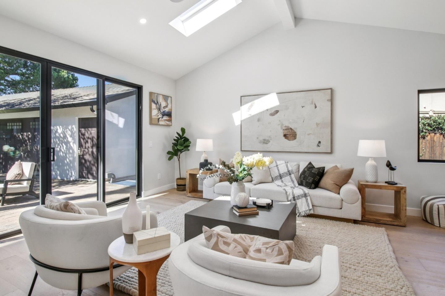 Detail Gallery Image 8 of 141 For 14361 Lenray Ln, San Jose,  CA 95124 - 5 Beds | 4 Baths