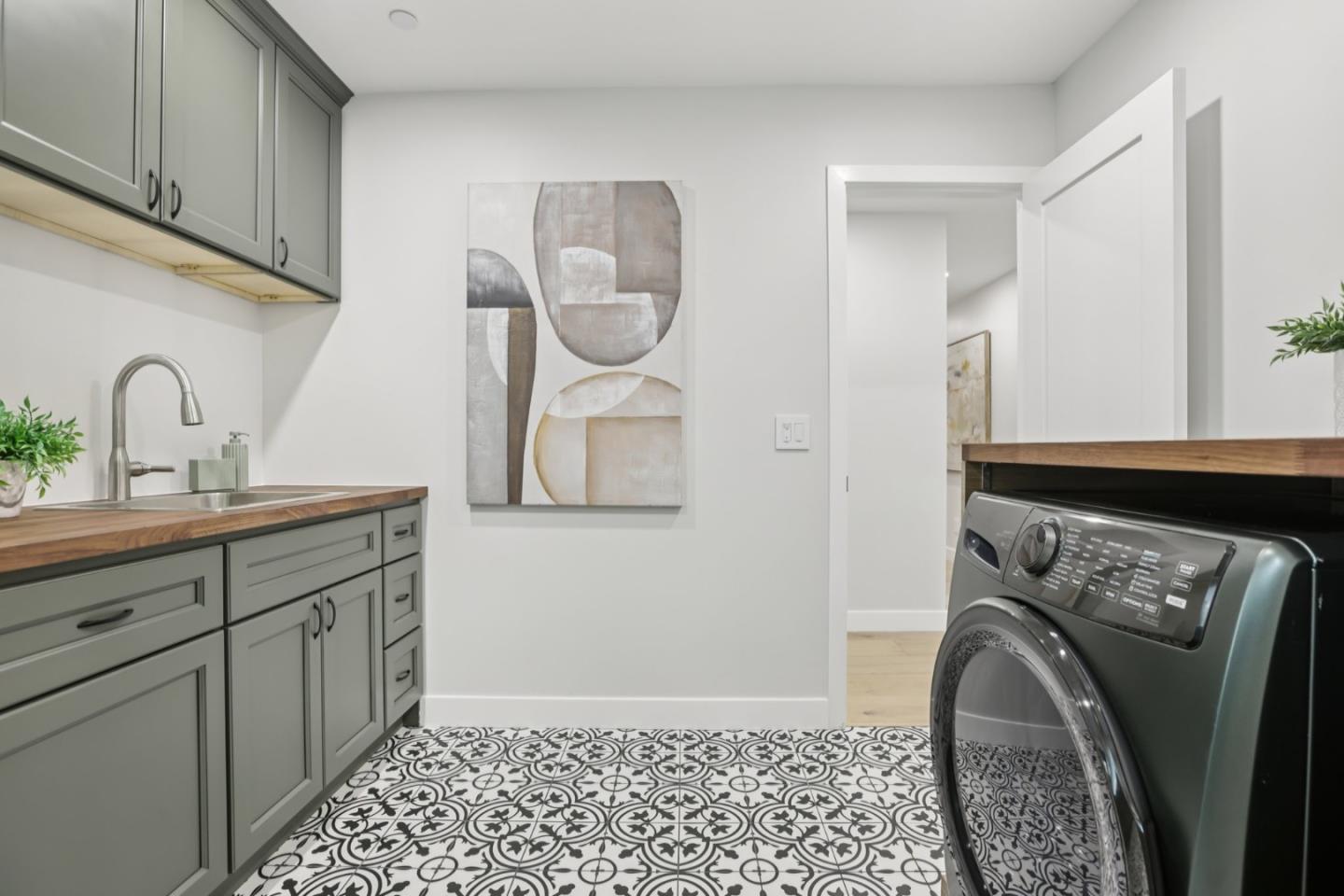 Detail Gallery Image 82 of 141 For 14361 Lenray Ln, San Jose,  CA 95124 - 5 Beds | 4 Baths