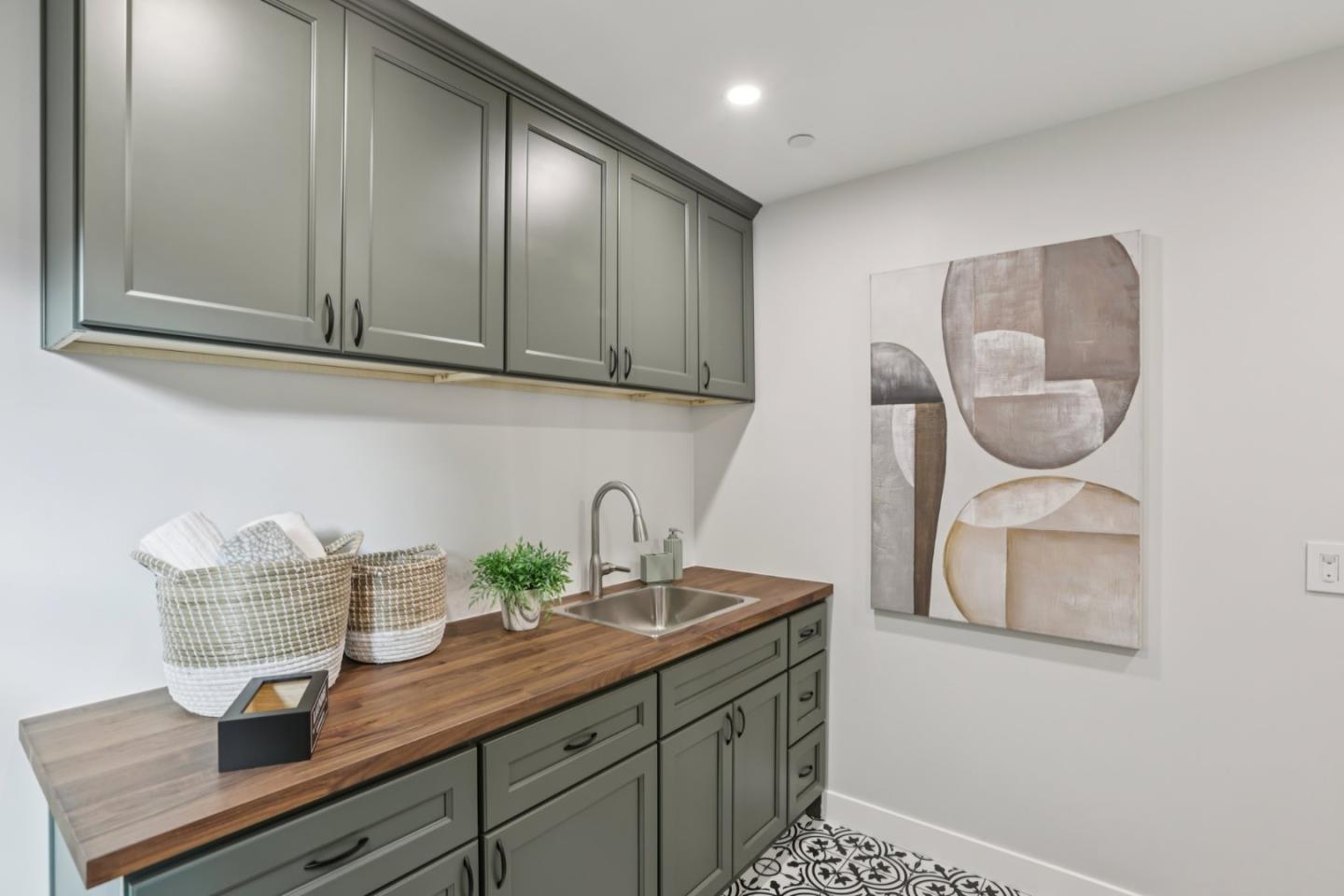 Detail Gallery Image 84 of 141 For 14361 Lenray Ln, San Jose,  CA 95124 - 5 Beds | 4 Baths