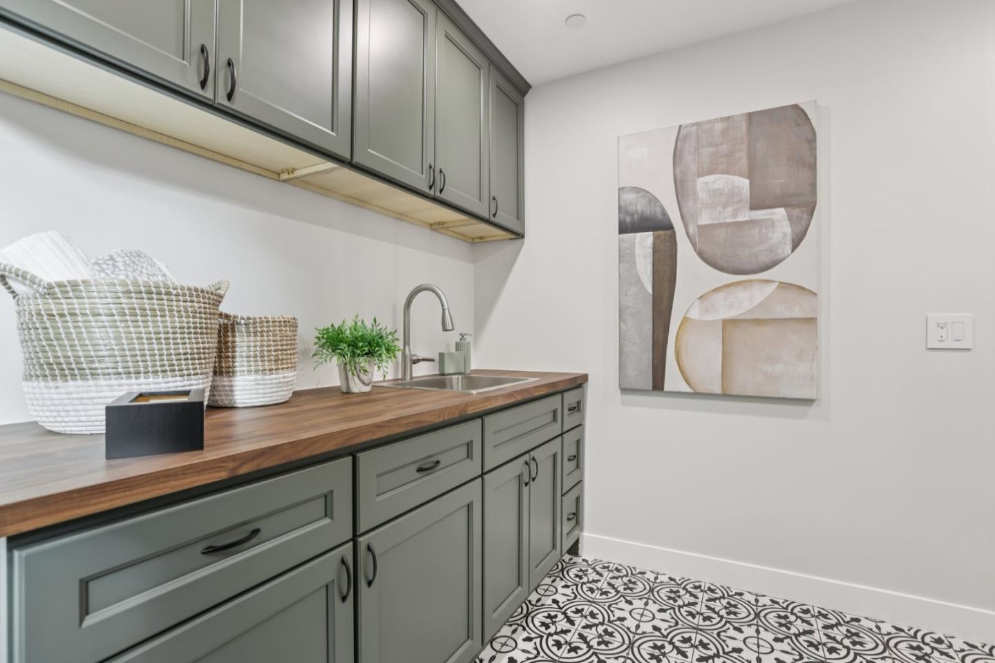 Detail Gallery Image 85 of 141 For 14361 Lenray Ln, San Jose,  CA 95124 - 5 Beds | 4 Baths