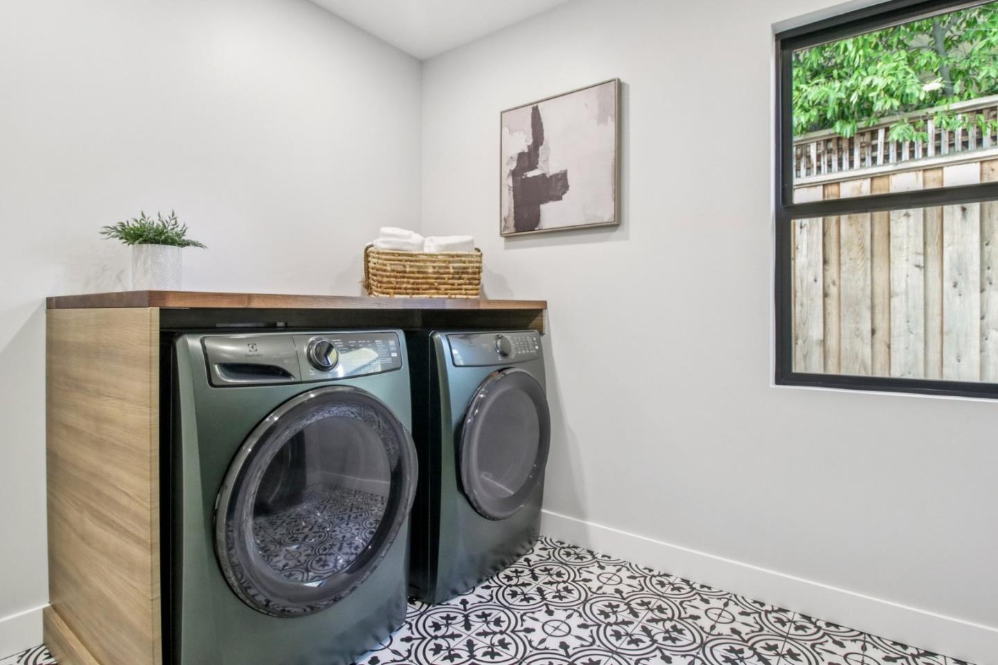 Detail Gallery Image 93 of 141 For 14361 Lenray Ln, San Jose,  CA 95124 - 5 Beds | 4 Baths