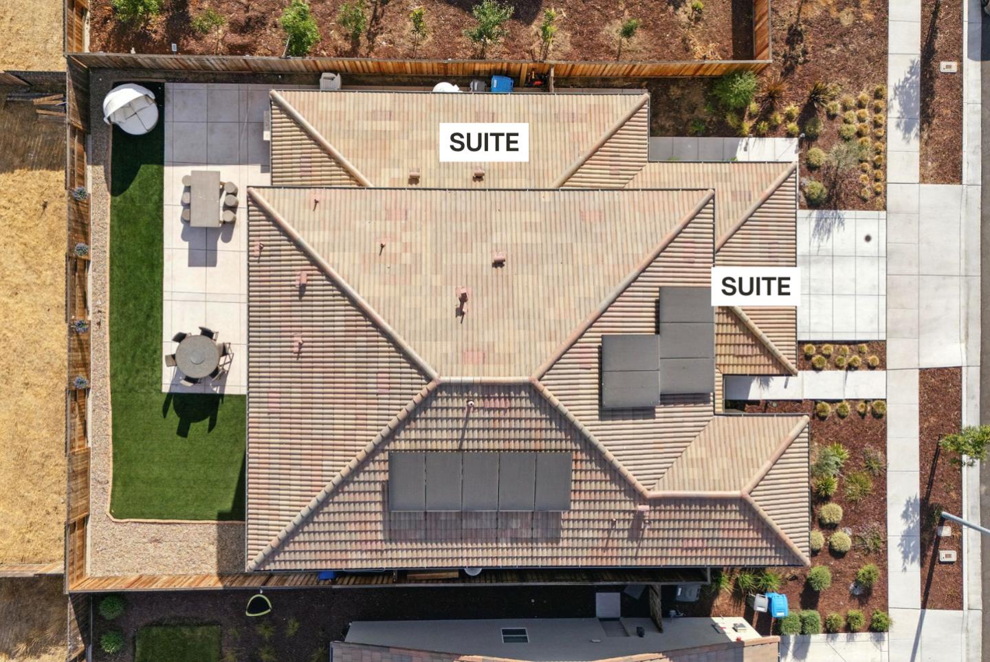 Detail Gallery Image 2 of 64 For 1900 Lotus Ct, Hollister,  CA 95023 - – Beds | – Baths