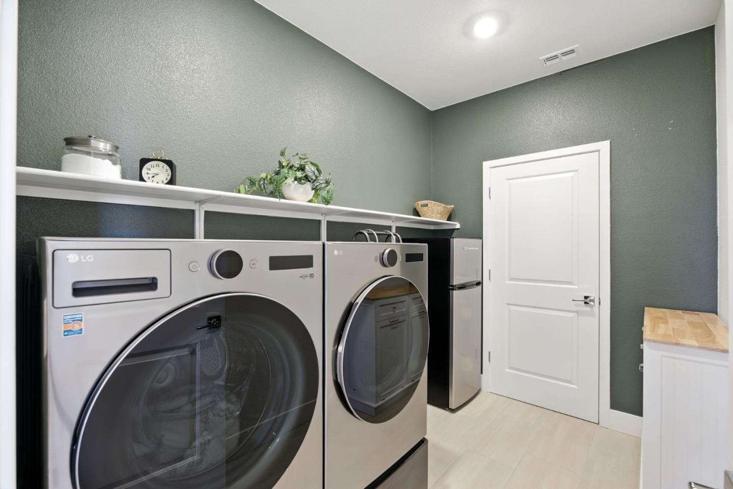 Detail Gallery Image 32 of 64 For 1900 Lotus Ct, Hollister,  CA 95023 - – Beds | – Baths