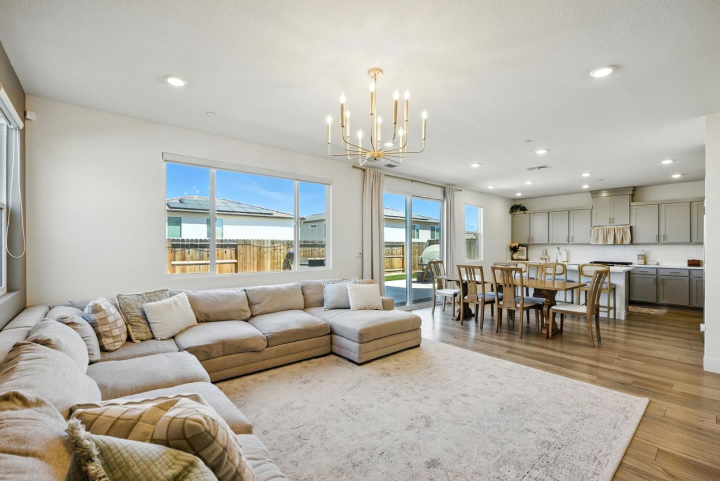 Detail Gallery Image 6 of 64 For 1900 Lotus Ct, Hollister,  CA 95023 - – Beds | – Baths