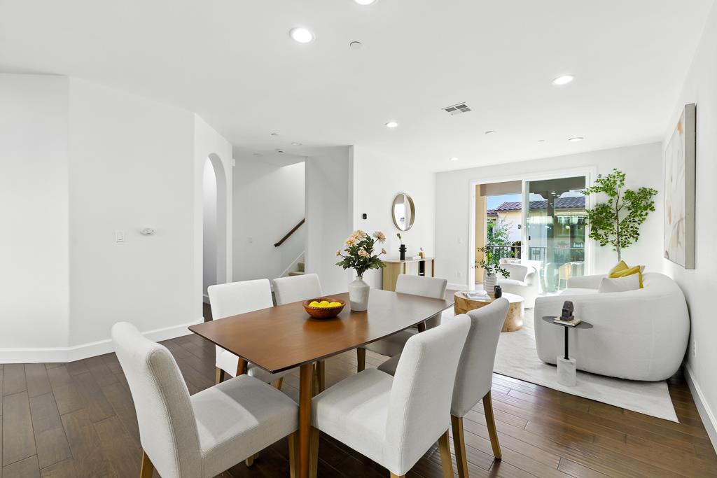 Detail Gallery Image 14 of 36 For 541 Holthouse Ter, Sunnyvale,  CA 94087 - 4 Beds | 3/1 Baths