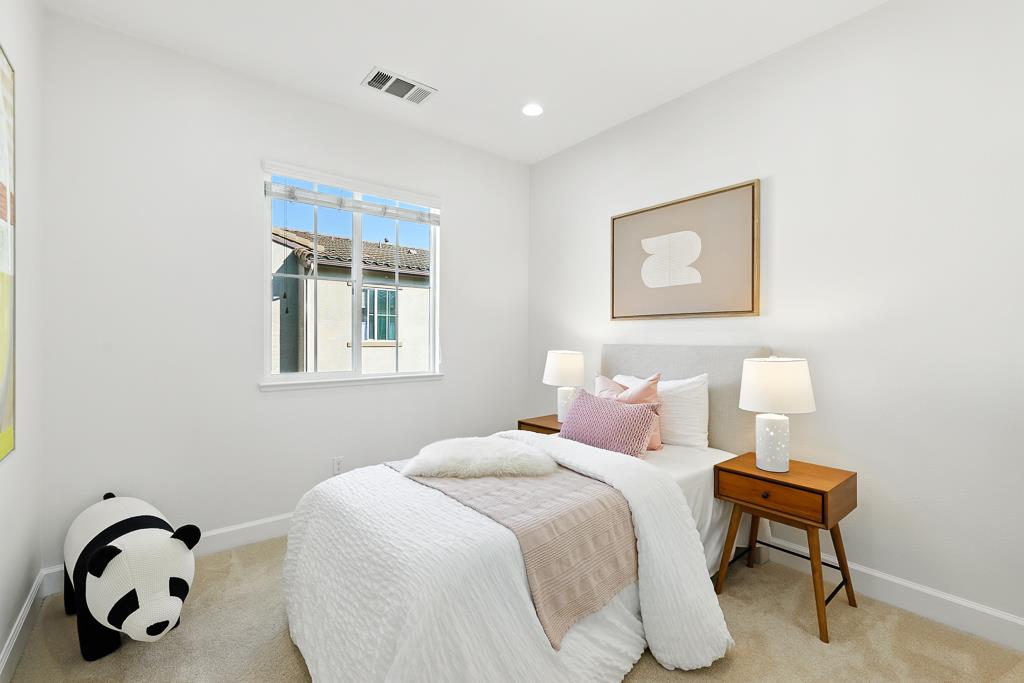 Detail Gallery Image 16 of 36 For 541 Holthouse Ter, Sunnyvale,  CA 94087 - 4 Beds | 3/1 Baths