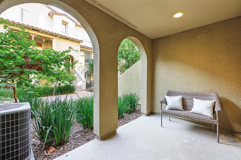 Detail Gallery Image 33 of 36 For 541 Holthouse Ter, Sunnyvale,  CA 94087 - 4 Beds | 3/1 Baths