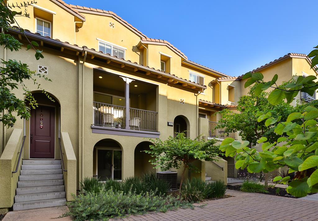 Detail Gallery Image 34 of 36 For 541 Holthouse Ter, Sunnyvale,  CA 94087 - 4 Beds | 3/1 Baths