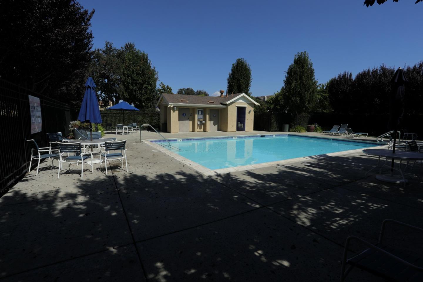 Detail Gallery Image 22 of 25 For 726 Tennyson Dr, Gilroy,  CA 95020 - 3 Beds | 2/1 Baths